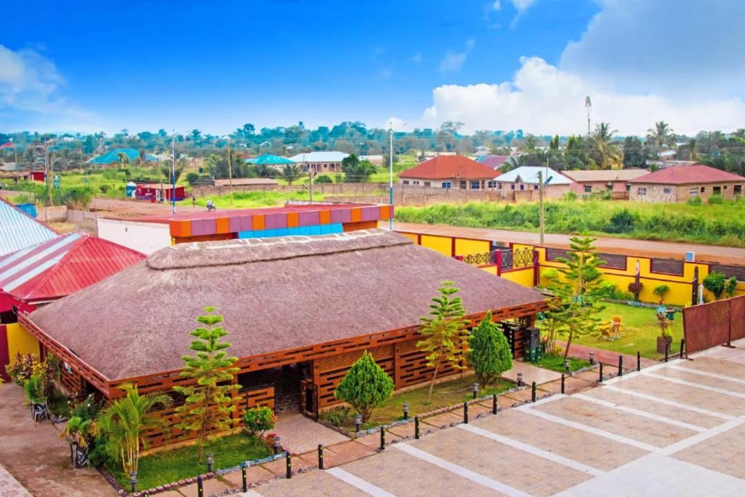 Kikis Court Resort Hohoe 외부 사진